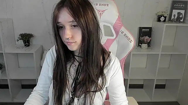 Emma-Blissa live cam on StripChat