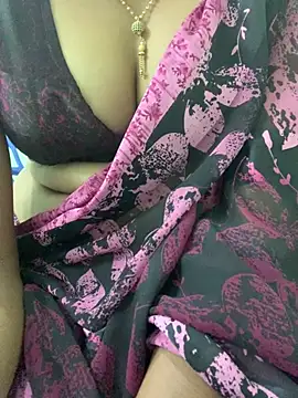 honeygirl6996 live cam on StripChat