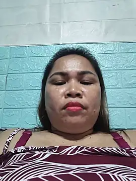 Sweetlorie_83 live cam on StripChat