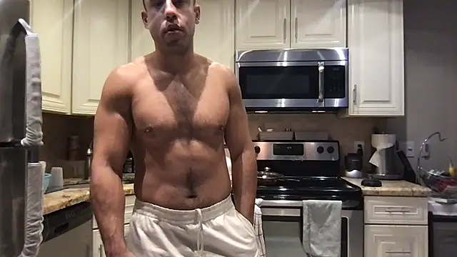 BigGuyMuscle live cam on StripChat