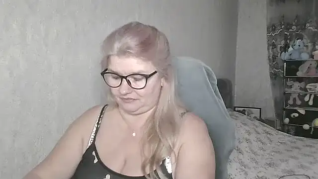 Diana_49 live cam on StripChat