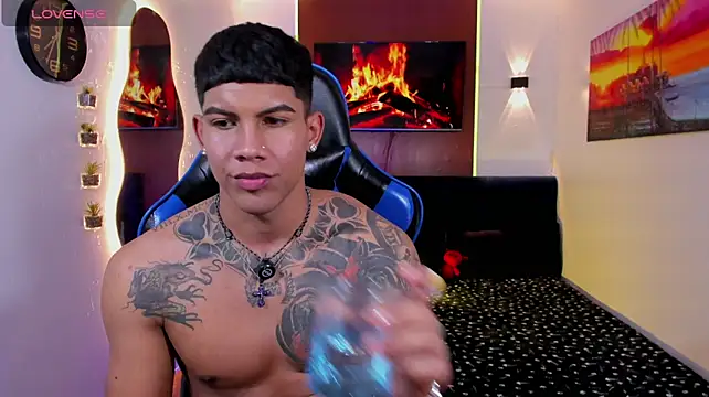 damian_latinxxx (M young) - Hello, Damian.