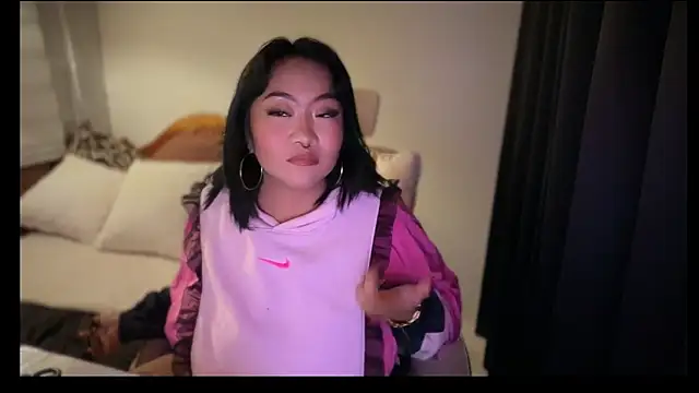 Model: _XXXKittyTingles