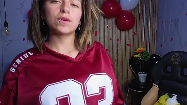 kitten_cam (F teen) - show boobs