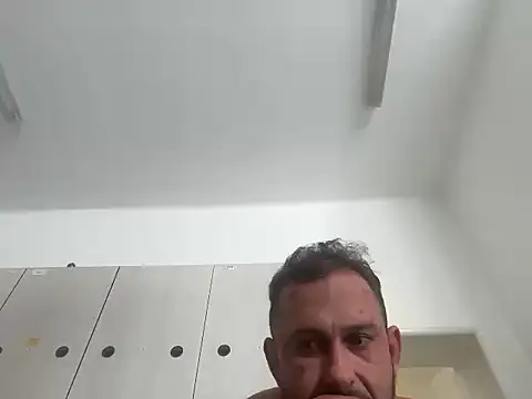 max19czechxxx (Ask my age) - holoday