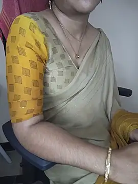 Cute-Smiely-Queen-Telugu live cam