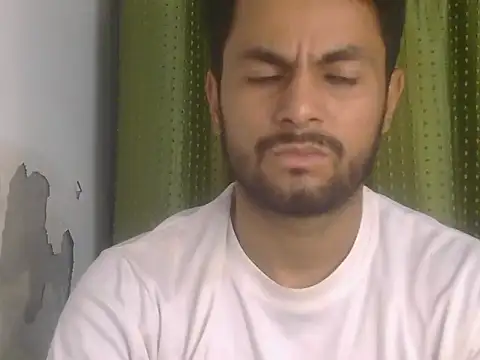 Stubborndesiboy live cam on StripChat