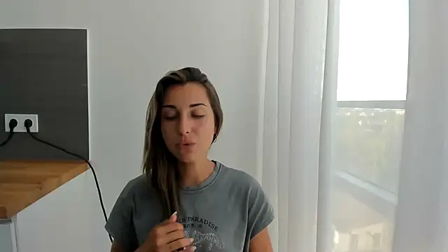 summmmersky1 live cam on StripChat