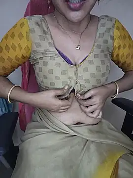 Cute-Smiely-Queen-Telugu live cam