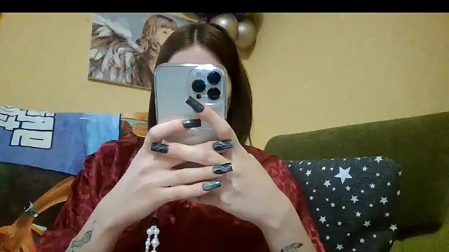RoyalVelour_ live cam on StripChat