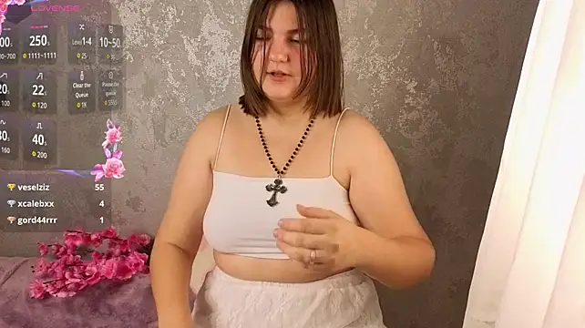 Kitty_Liikk live cam on StripChat