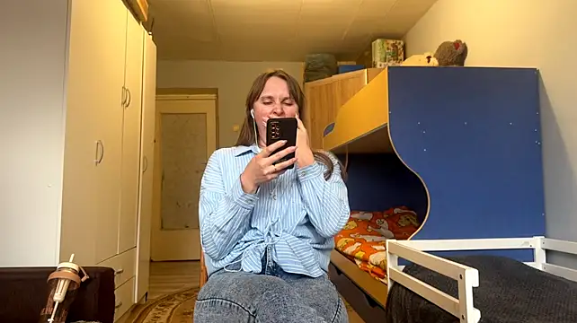 JeanettQuinerly live cam on StripChat