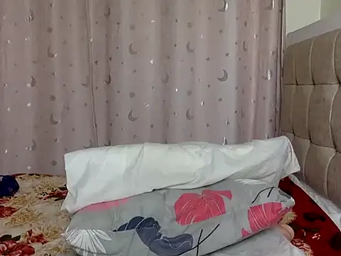 itsreina live cam on StripChat