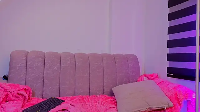 Модель: _scarletmoore