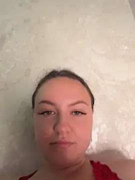 hellopussymeow live cam on StripChat
