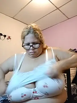 EllisW8 live cam on StripChat
