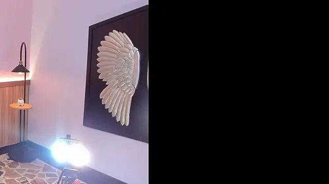 Laraebony_
