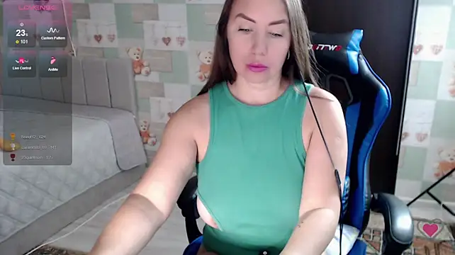 Korolek12 live cam on StripChat