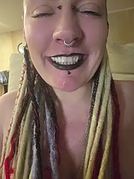 PinkTheHawk live cam on StripChat