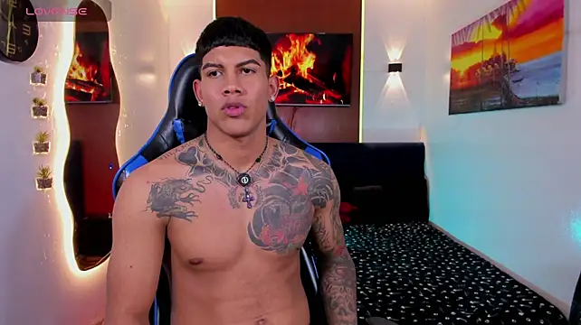 Damian_latinxxx live cam on StripChat