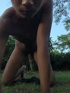 BattlingGrave live cam on StripChat