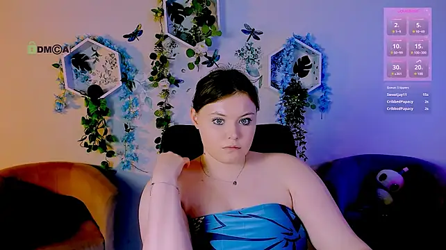 nikole_kitt live cam on StripChat