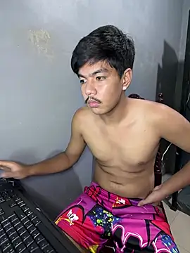 Dylannn_30 live cam on StripChat