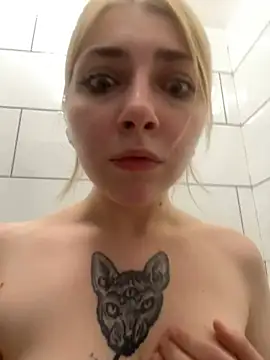 sunny___bunny (F young) - TAKE OFF MY TOP IN STORE