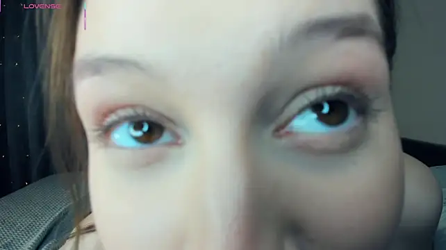 LianneBynon live cam on StripChat