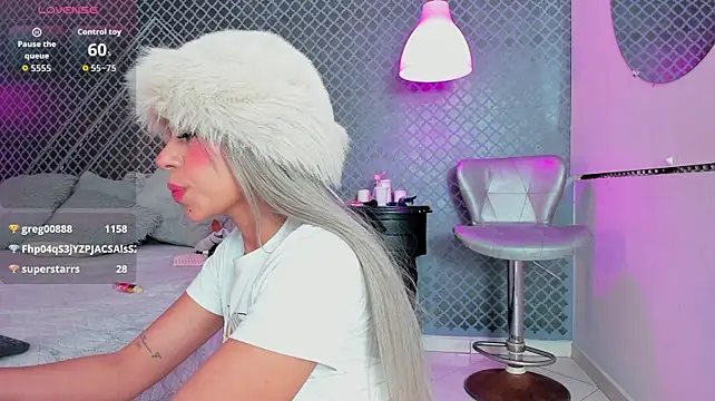 Aleja_bloom live cam on StripChat