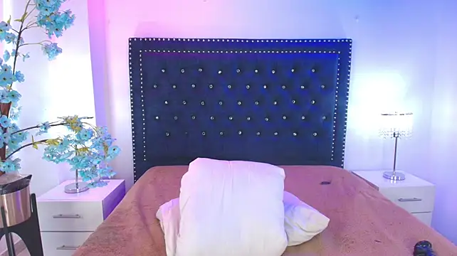 Amelie_adams live cam on StripChat