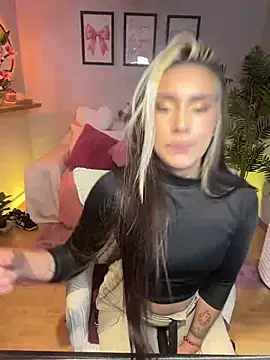 la_monitora live cam on StripChat