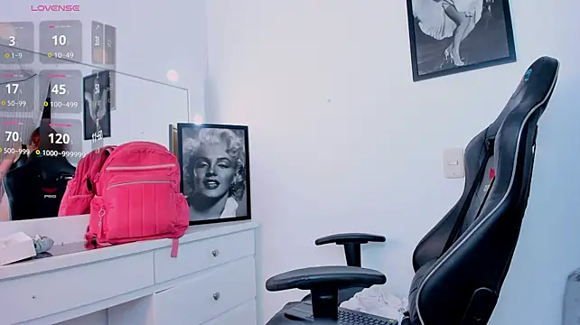 kimbrownn live cam on StripChat
