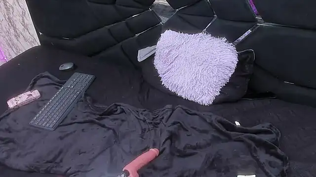 WILD_FIREE_ live cam on StripChat