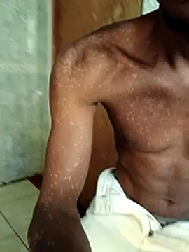Trevor_cums19 live cam on StripChat