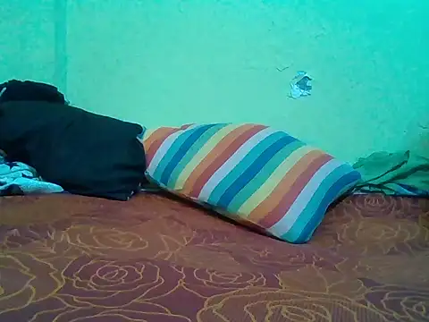 wyrnie live cam on StripChat