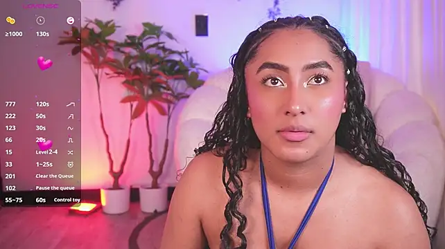 SoyJuliana_19 live cam on StripChat