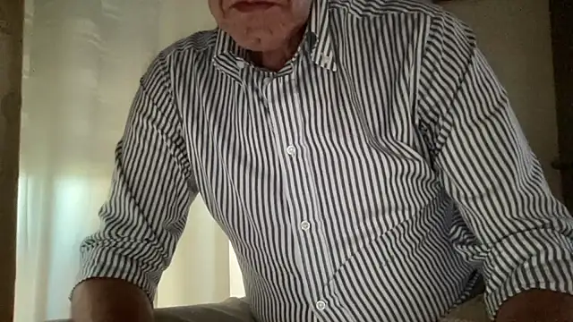 henrybull007 (M grandpa) - any flash