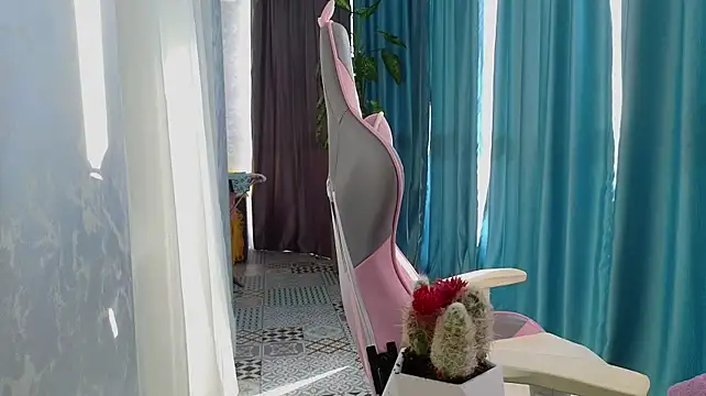 -DIVORA- live cam on StripChat