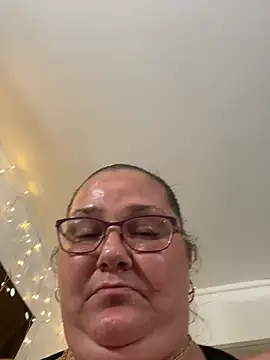 SexyNikki6969 live cam on StripChat