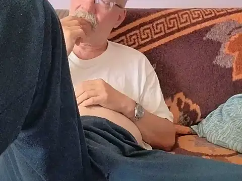cumloverboyxx69