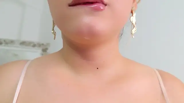 LizaSlutty live cam on StripChat