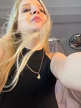 Hot_blondie