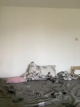 AmeliaXavier live cam on StripChat