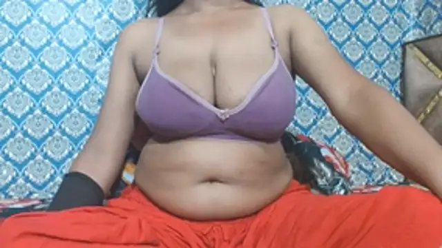 nikitahot3 live cam on StripChat