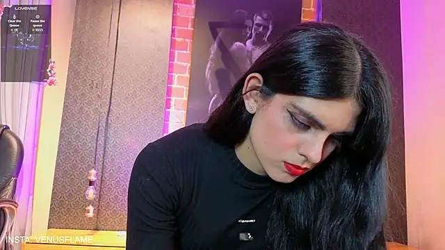 Venus_flame1 live cam on StripChat