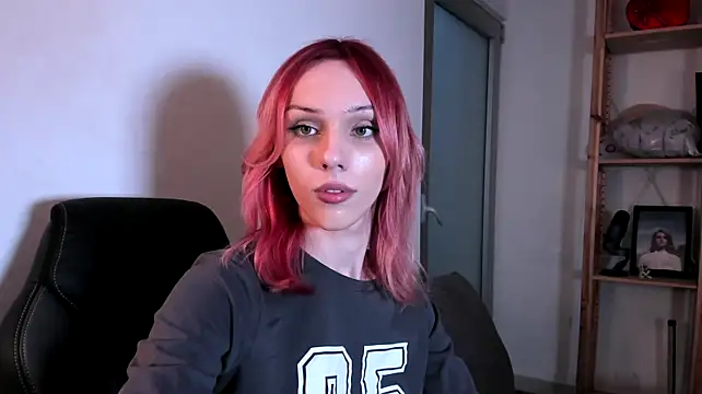 Kirana_Hayes live sex cam