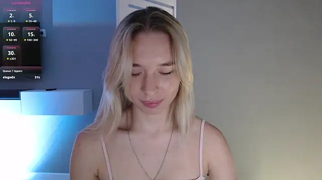 Emily_Hartt live cam on StripChat