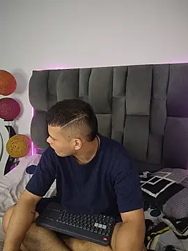 ElaAndNox live cam on StripChat