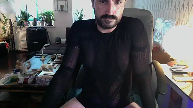 tomz0819 on Stripchat